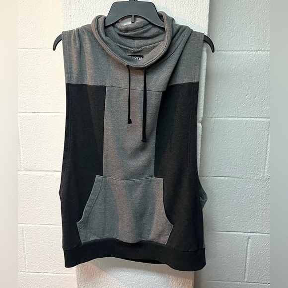Carbon. Gray and Black Sleeveless Hoodie. Large - Picture 1 of 4